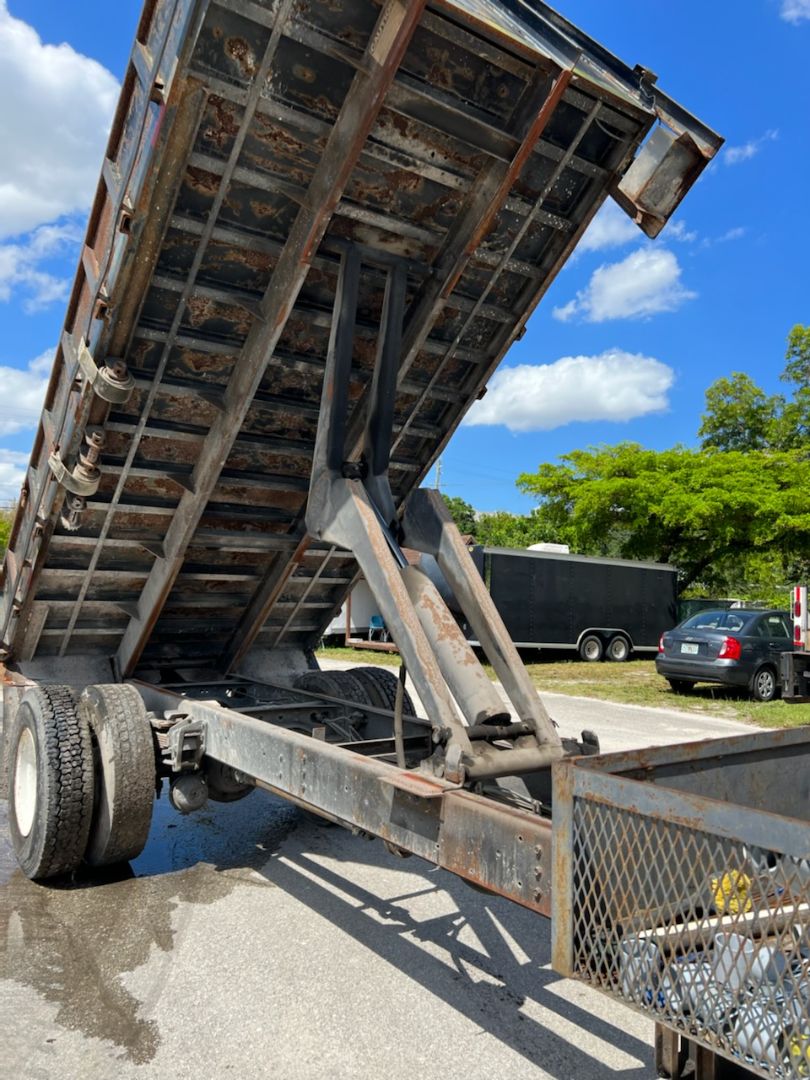 1998 INTERNATIONAL 4700 - Image 8